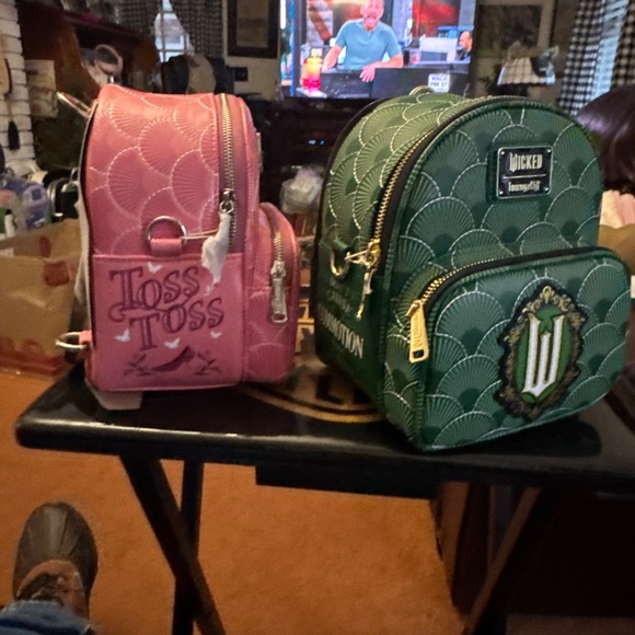 WICKED ELFABA AND GOOD GLINDI MINI BACKPACK CONVERTIBLE NWT​ - Picture 11 of 11